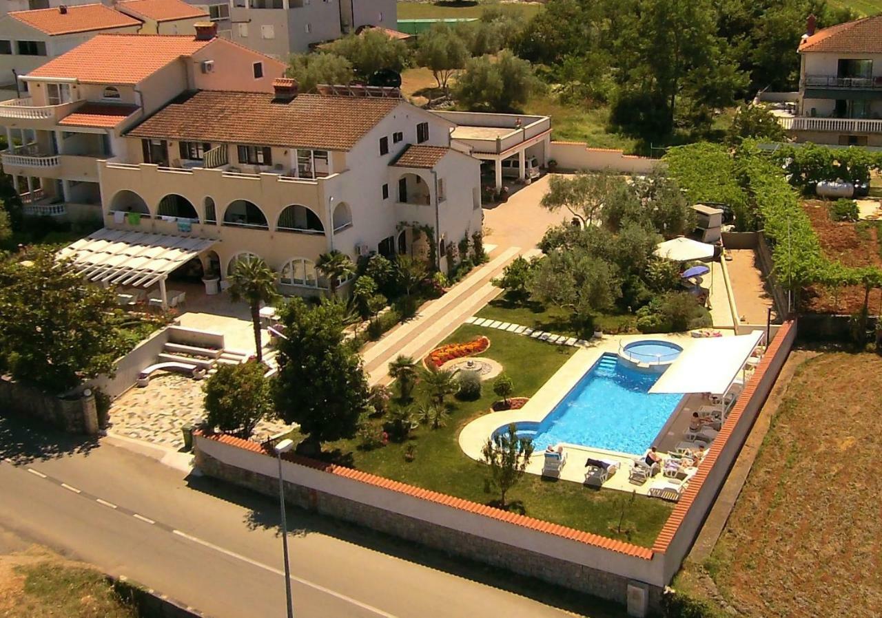 B&B Dujmovic Малинска Экстерьер фото