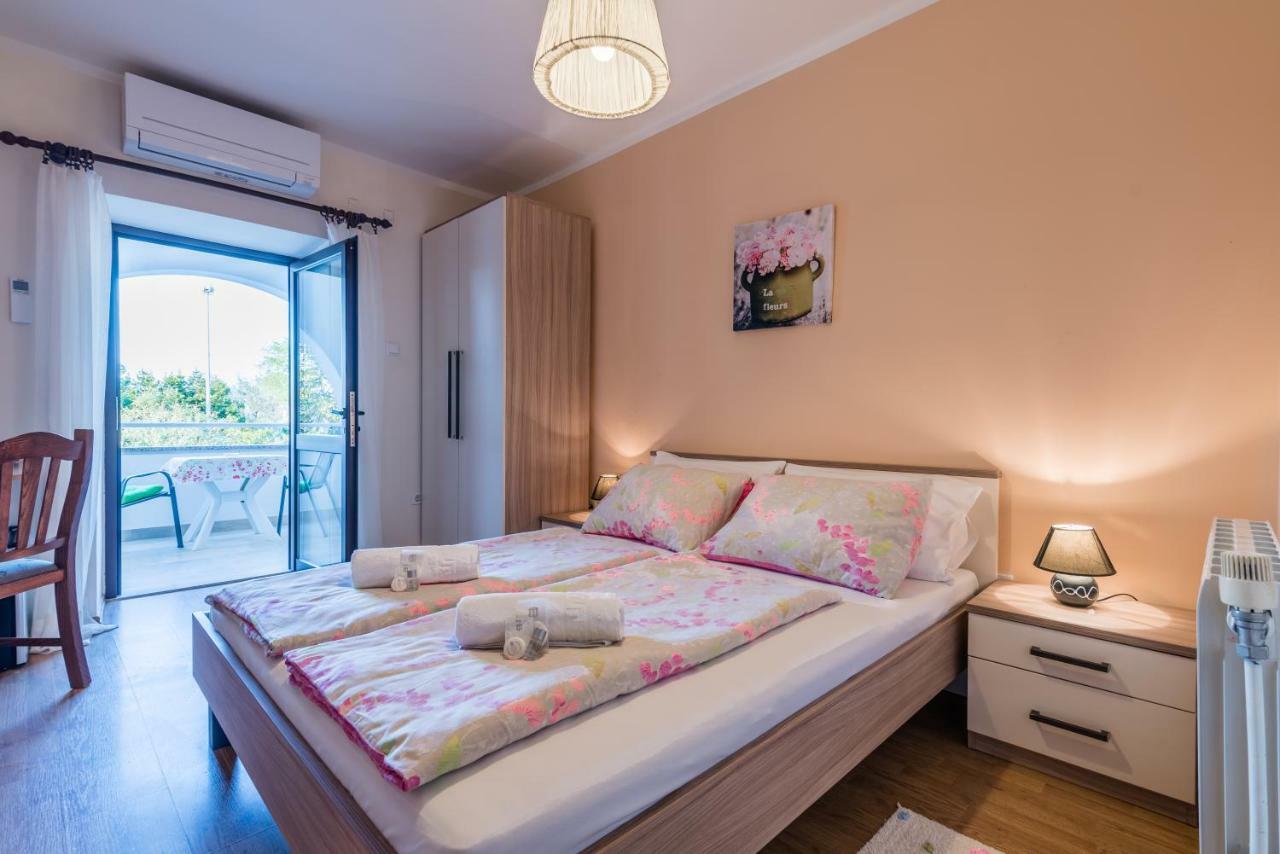 B&B Dujmovic Малинска Экстерьер фото