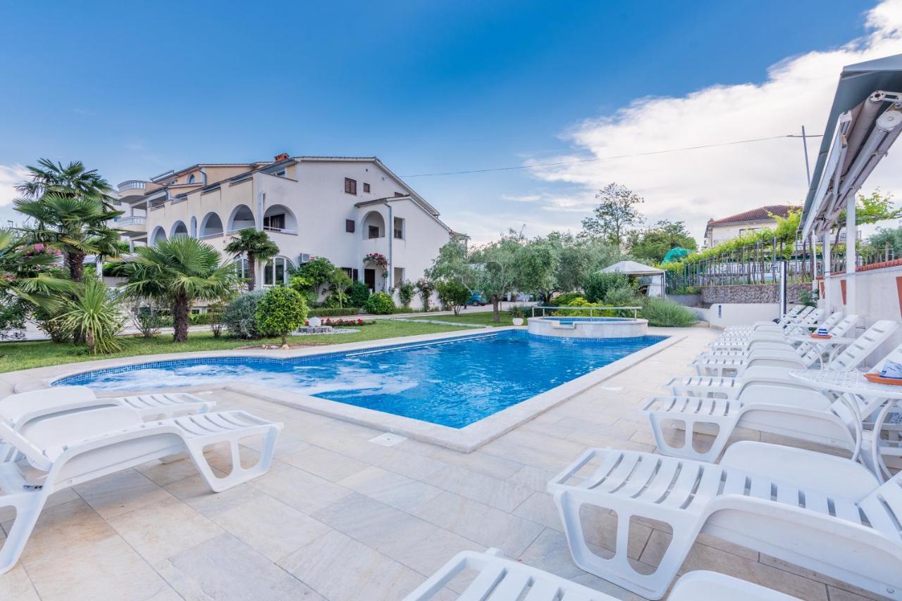 B&B Dujmovic Малинска Экстерьер фото